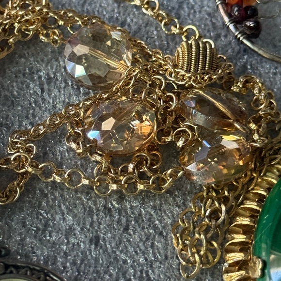 21 pieces Vintage necklaces,pendants. Estates sale. - Picture 13 of 15